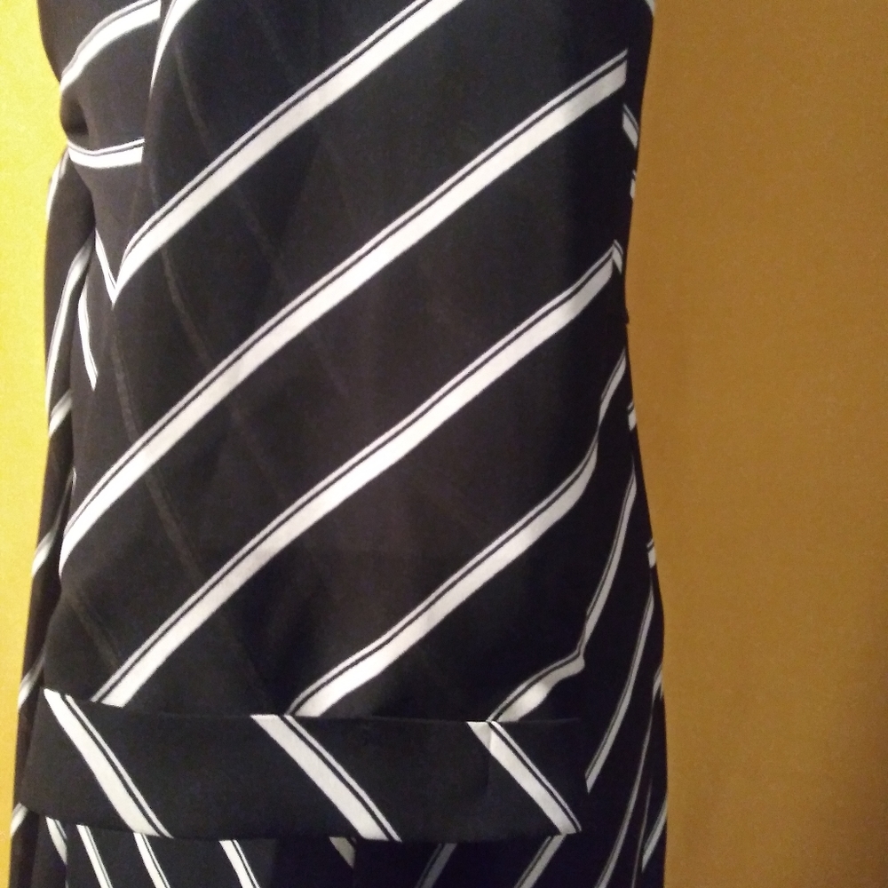 Women's size medium dress - Picture 5 of 7